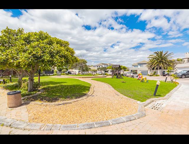 4 BEDROOM FREEHOLD FOR SALE IN SUNSET LINKS